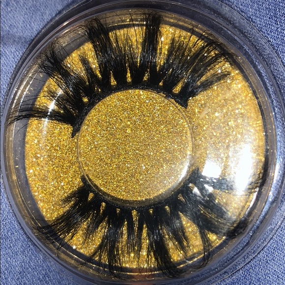 Chokers - Picture 4 of 6